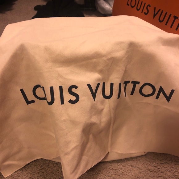 AUTHENTIC Louis Vuitton Neonoe in Red - Picture 4 of 5